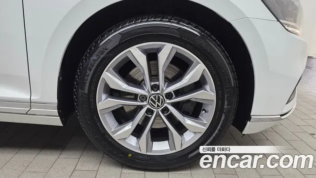Volkswagen Passat Passat GT(B8) 2.0 TDI Premium — Фото автомобиля 20