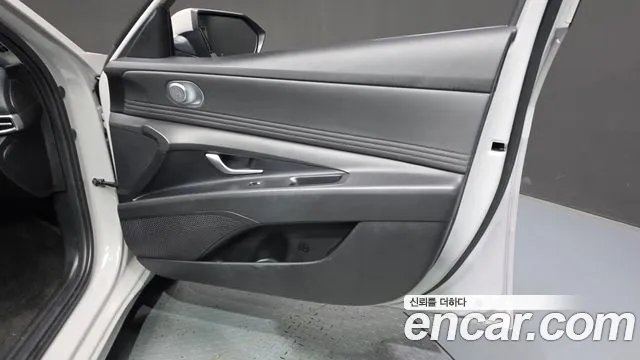 Hyundai Avante CN7 — Фото автомобиля 12
