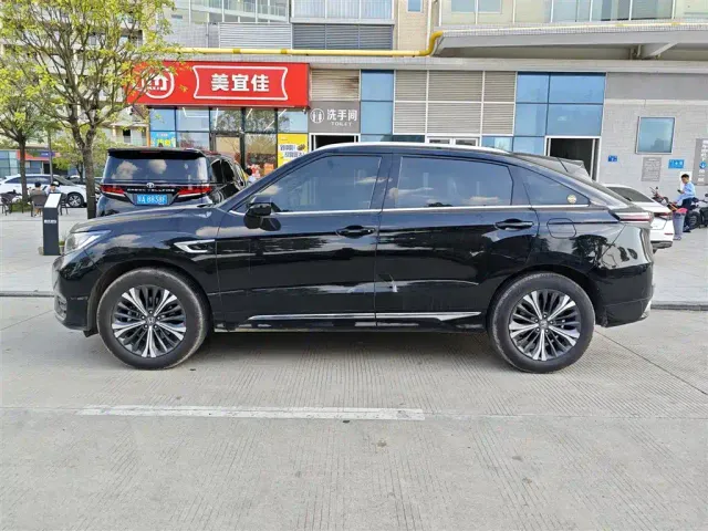 Honda UR-V — Фото автомобиля 3