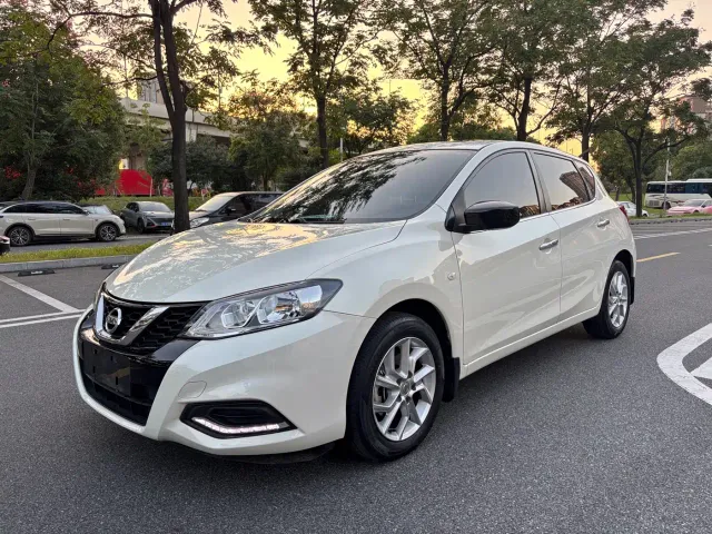 Фотография автомобиля — Nissan Tiida