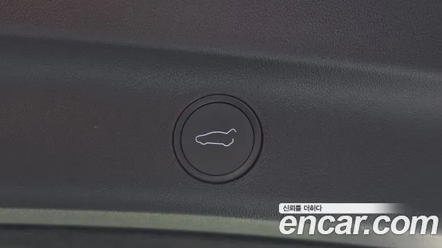 Tesla Model Y — Фото автомобиля 14