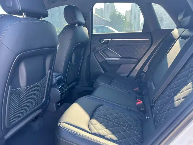 Audi Q3 — Фото автомобиля 9