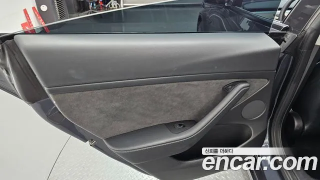 Tesla Model 3 — Фото автомобиля 14