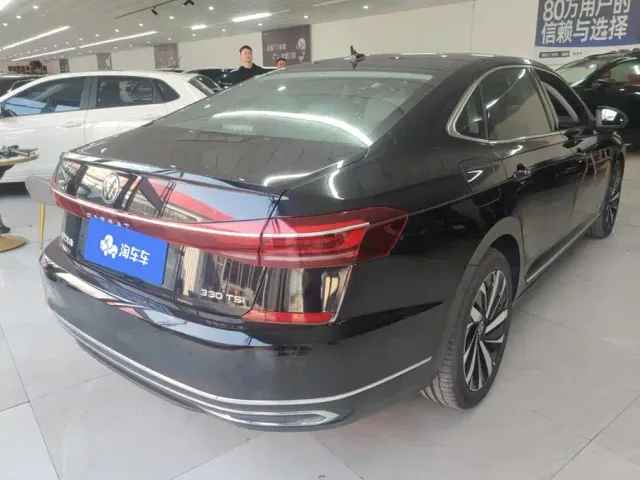 Volkswagen Passat — Фото автомобиля 3