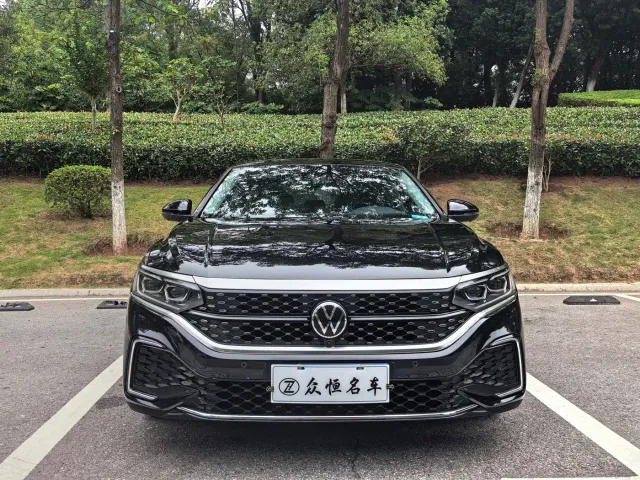 Volkswagen Passat — Фото автомобиля 2