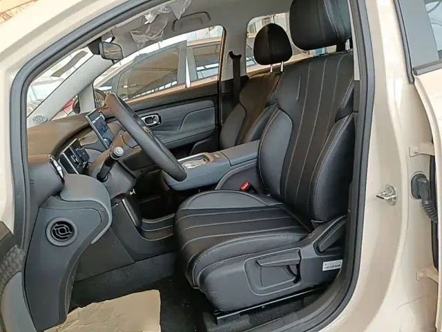 GAC Aion UT — Фото автомобиля 14
