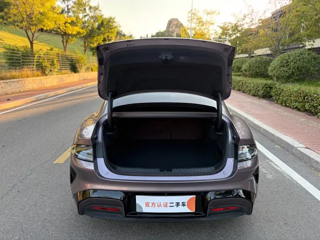 Xiaomi SU7 — Фото автомобиля 8