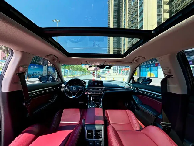 Honda Accord — Фото автомобиля 10
