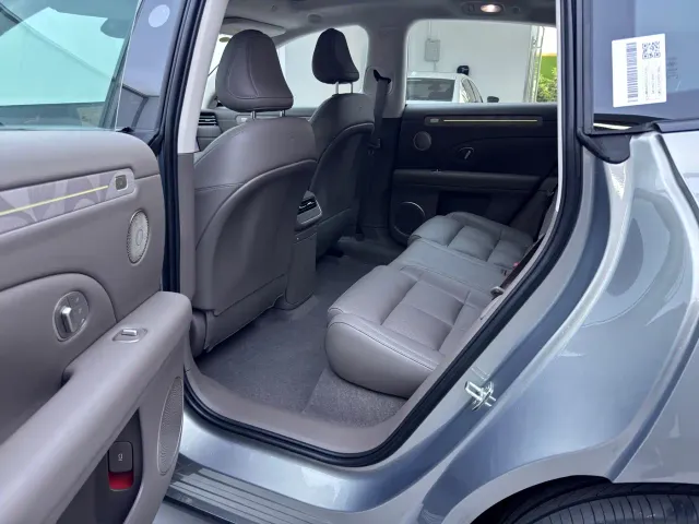IM Motors LS6 — Фото автомобиля 12