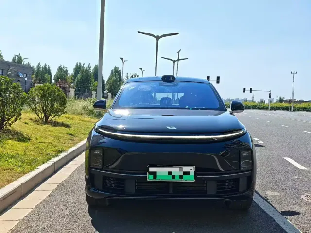 Li Auto L7 — Фото автомобиля 2