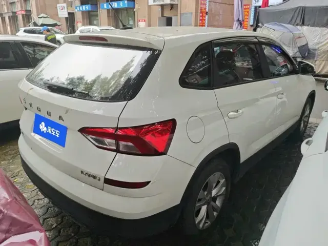 Škoda Kamiq 2021 1.5L Manual Standard — Фото автомобиля 3