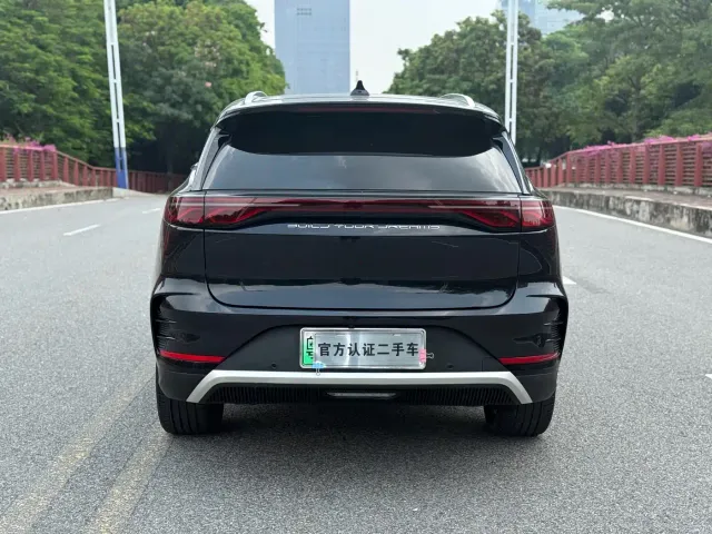 BYD Tang — Фото автомобиля 16
