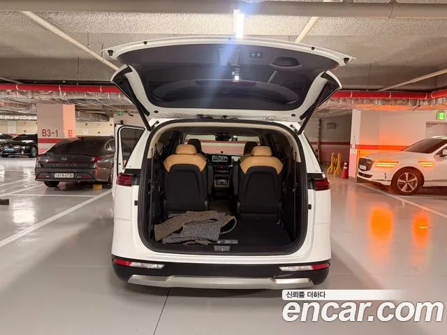 Kia Carnival Generation 4 — Фото автомобиля 18