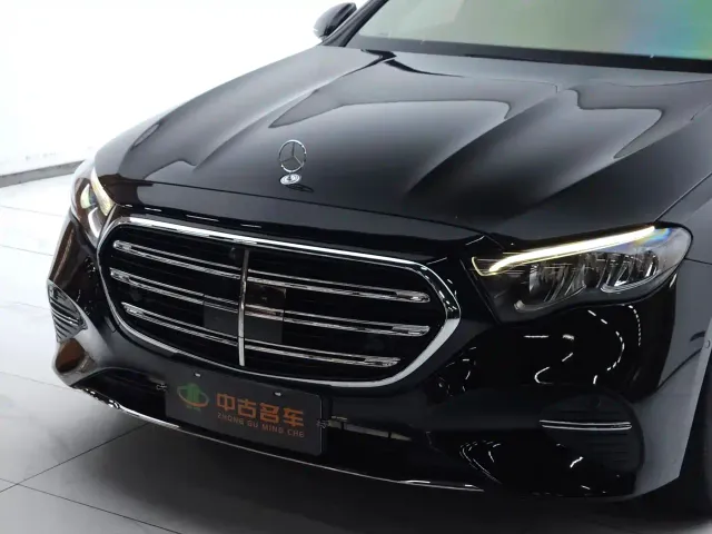 Mercedes-Benz E-Class — Фото автомобиля 15