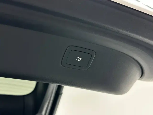 IM Motors LS6 — Фото автомобиля 22