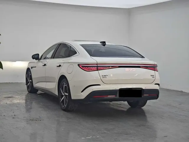 BYD Seal 07 DM-i — Фото автомобиля 9