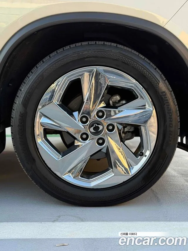 KG_Mobility_Ssangyong Rexton — Фото автомобиля 6