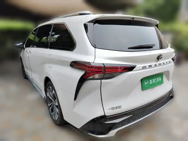 Toyota Granvia — Фото автомобиля 24