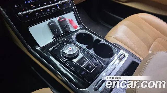 Kia Carnival Generation 4 — Фото автомобиля 9