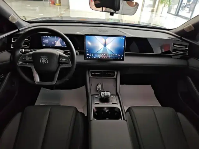 BYD Qin L — Фото автомобиля 9