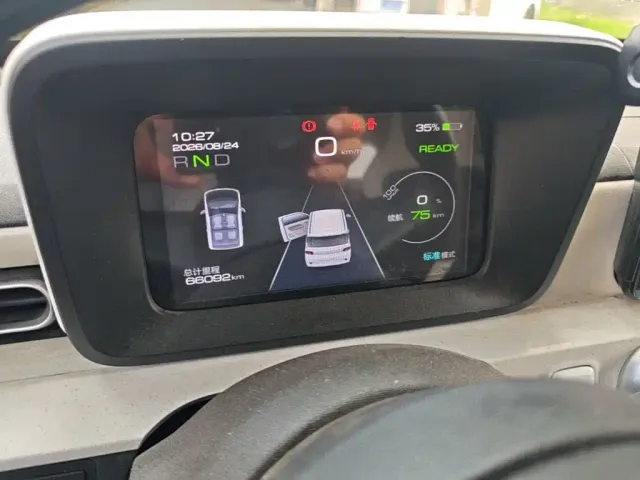 Wuling Hongguang Mini EV — Фото автомобиля 11