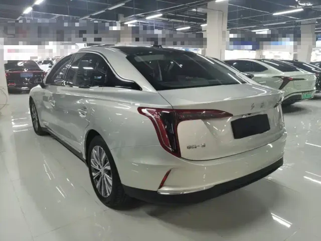 Hongqi E-QM5 — Фото автомобиля 4