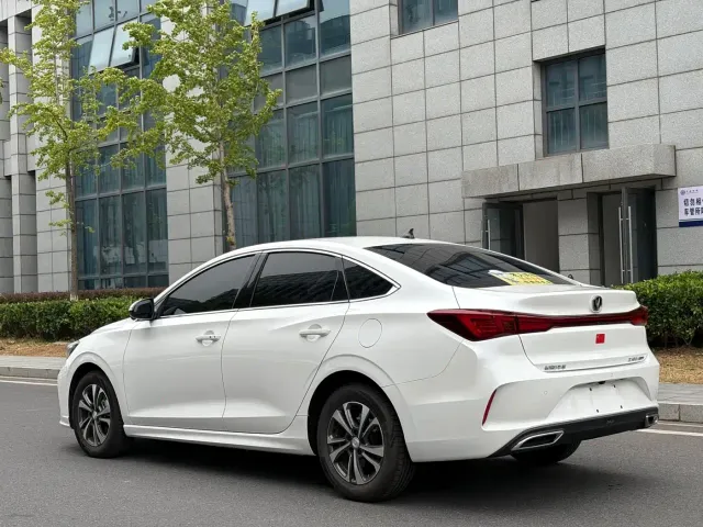 Changan Eado — Фото автомобиля 12