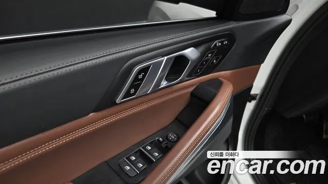 BMW X6 xDrive40i M Sport — Фото автомобиля 30