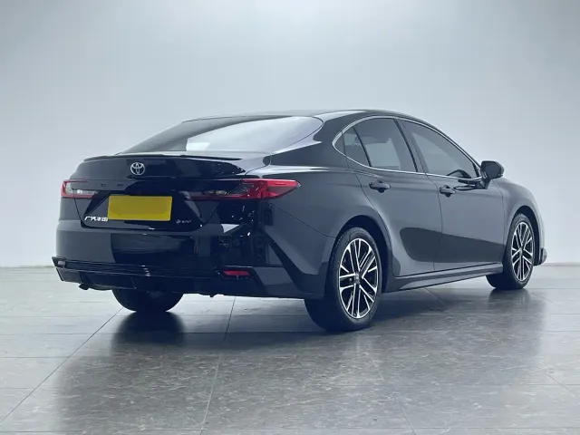 Toyota Camry — Фото автомобиля 3