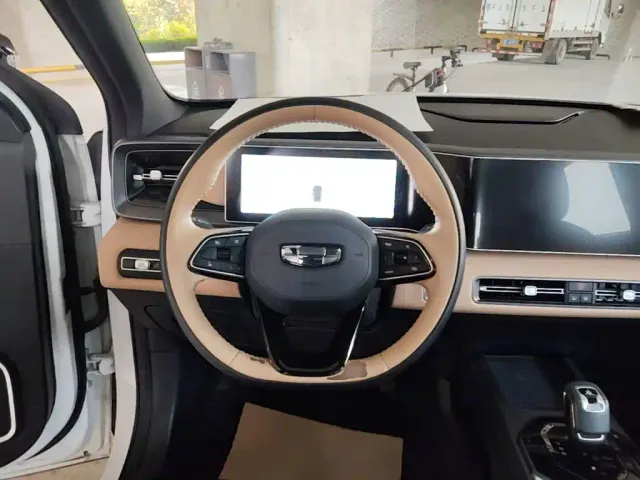 Geely ICON — Фото автомобиля 10