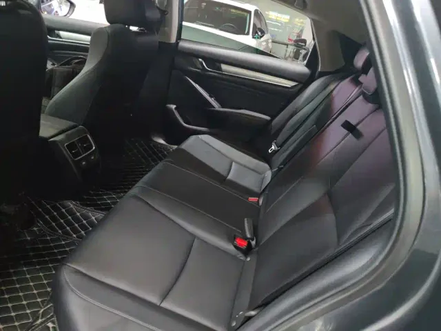 Honda Accord — Фото автомобиля 16