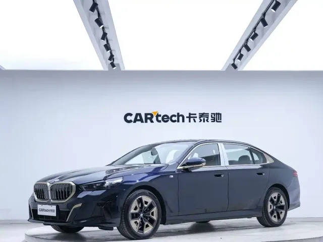Фотография автомобиля — BMW 5 Series