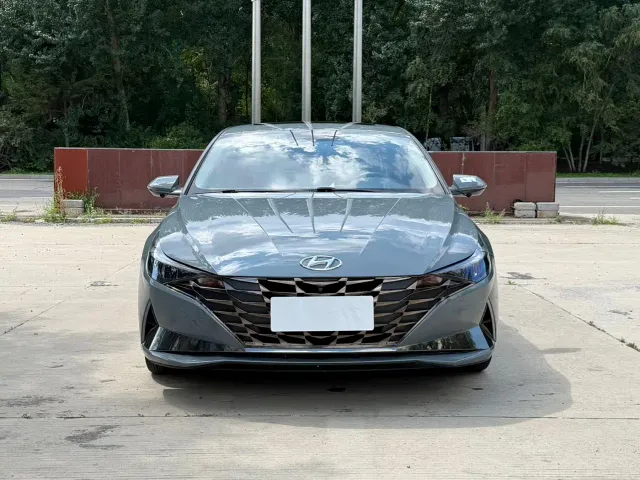 Hyundai Elantra — Фото автомобиля 2