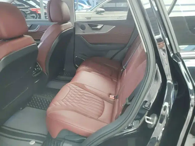 Hongqi HS5 — Фото автомобиля 16