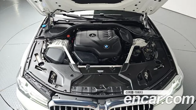 BMW 5 Series G30 — Фото автомобиля 9