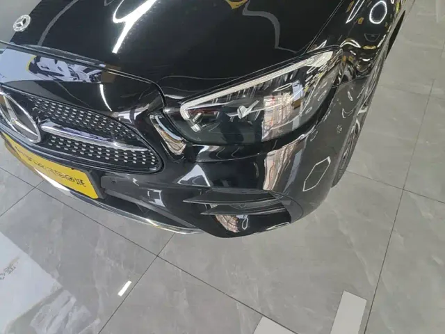 Mercedes-Benz E-Class — Фото автомобиля 23
