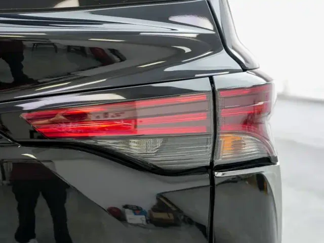 Toyota Granvia — Фото автомобиля 16