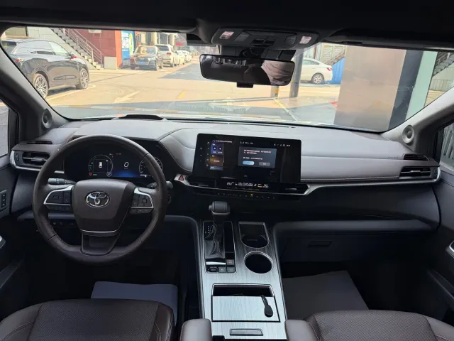 Toyota Granvia — Фото автомобиля 15