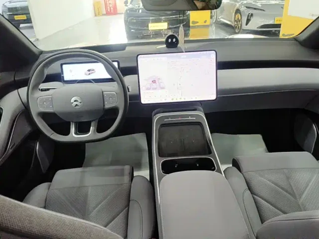 Nio ET5 Touring — Фото автомобиля 9