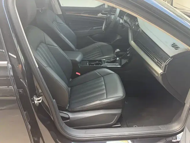Volkswagen Passat — Фото автомобиля 2