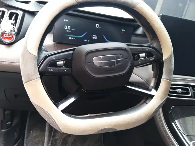 Geely Boyue L — Фото автомобиля 15