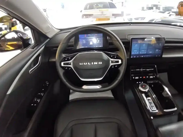 Wuling Starlight — Фото автомобиля 10