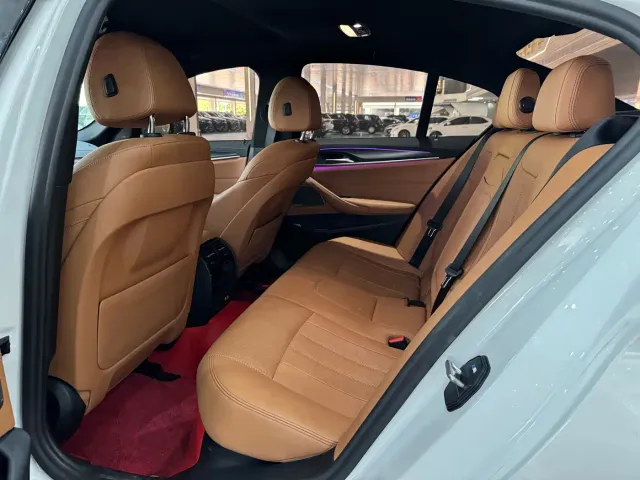 BMW 5 Series — Фото автомобиля 5