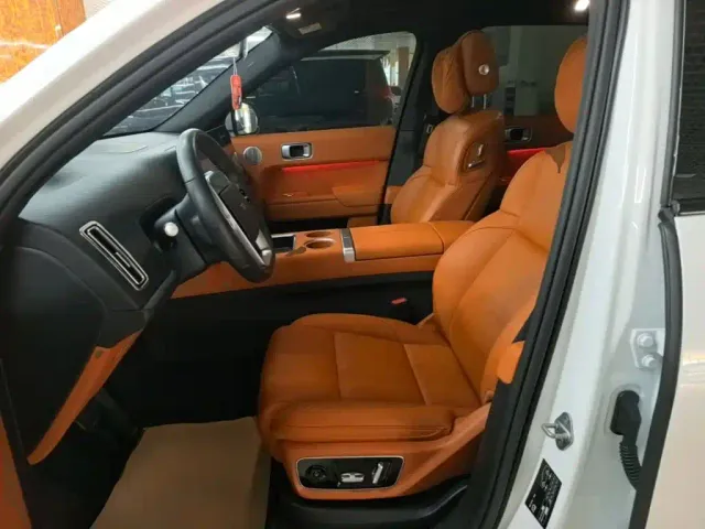 Li Auto L7 — Фото автомобиля 14