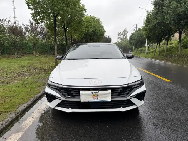 Hyundai Elantra — Фото автомобиля 2