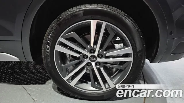 Audi Q5 40 TDI quattro Premium — Фото автомобиля 17