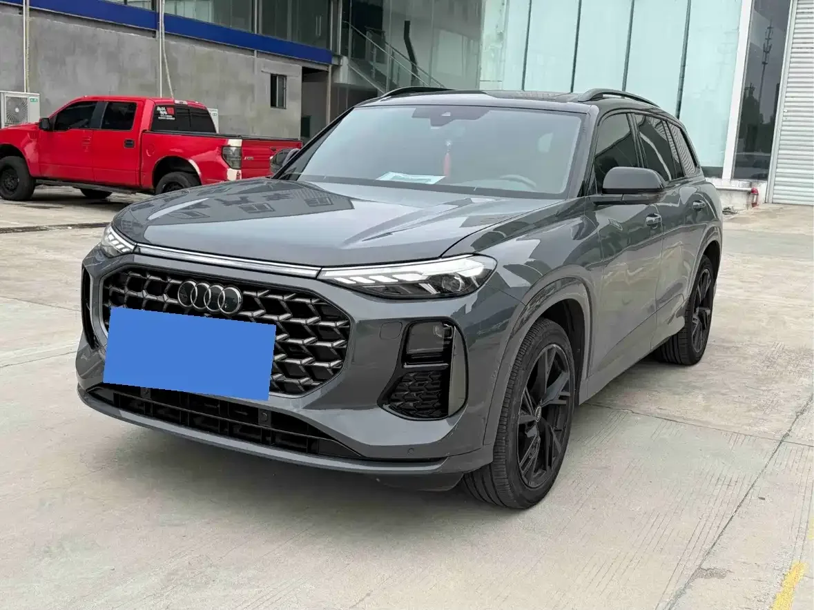 Фотография автомобиля — Audi Audi Q6