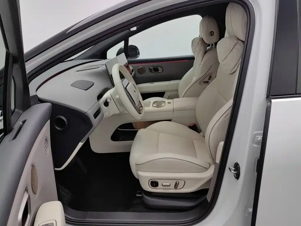 Li Auto Li Auto i6 2025 4WD Base Model — Фото автомобиля 10