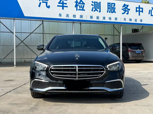 Mercedes-Benz E-Class — Фото автомобиля 2