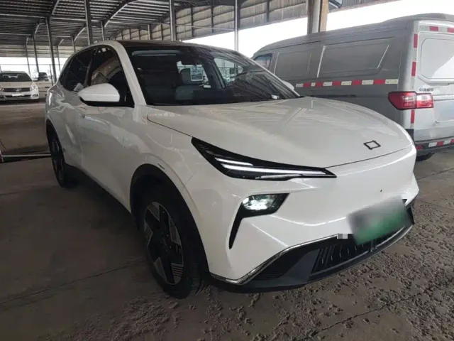 Bestune Yueyi 03 — Фото автомобиля 3